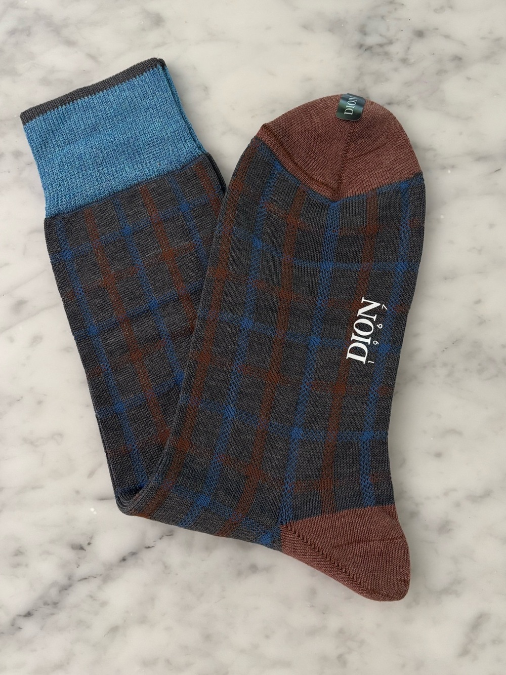 NWT Dion blue and rust plaid men’s socks